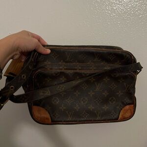 Louis Vuitton Brown Monogram messenger crossbody bag 💥🥰